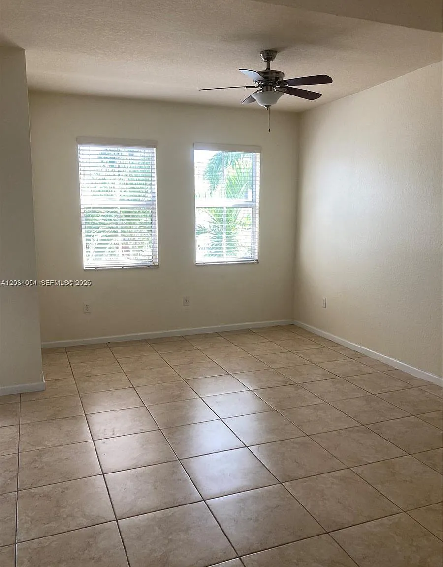 St Mortiz At Doral Condo — Photo 3