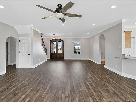4th image of 5493 Moulin Rouge Dr