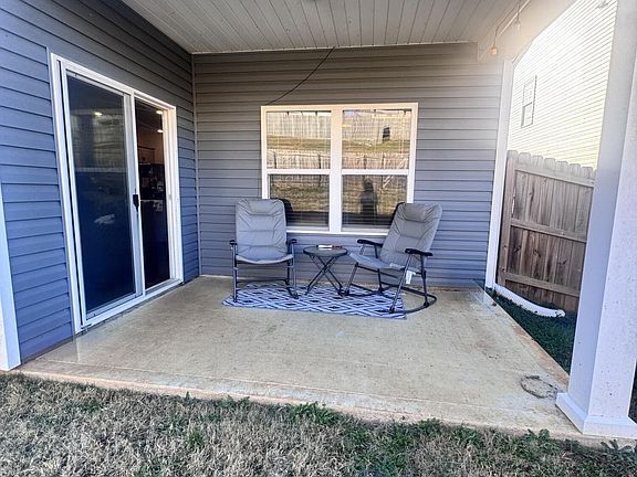3rd image of 2732 Minuteman Ln