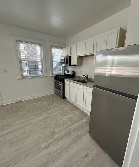 2700 Roslyn Ave #8 — Photo 5