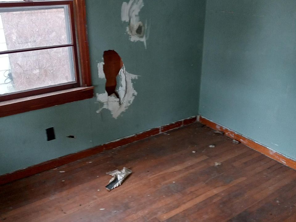 1st image of 521 Florence St
