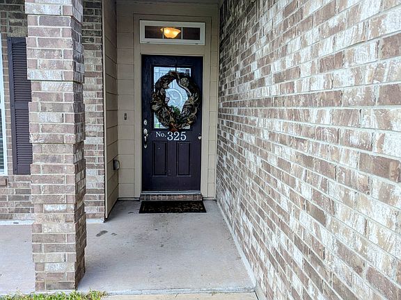 5th image of 325 Pacific Dr
