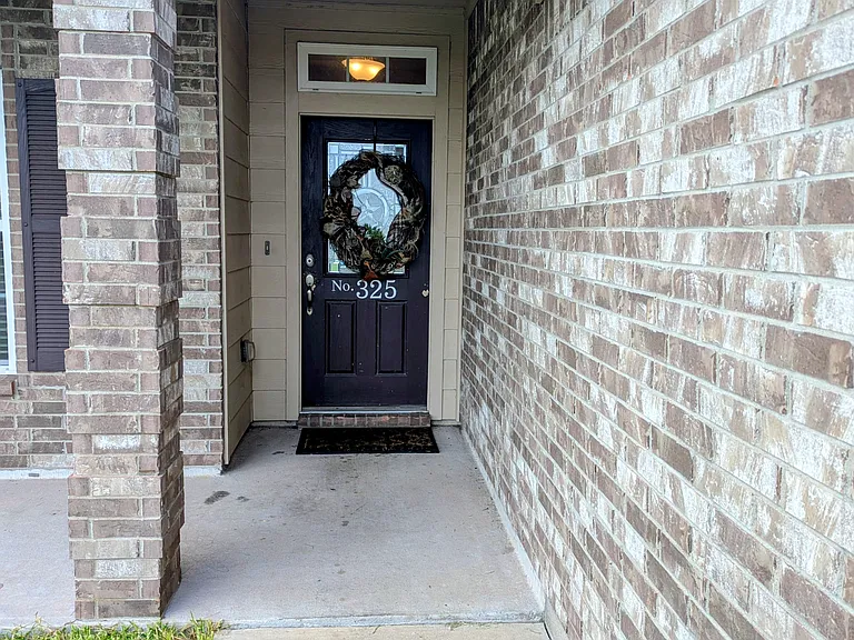 325 Pacific Dr — Photo 5