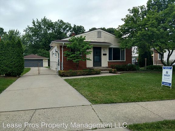 2nd image of 22448 Hoffman St