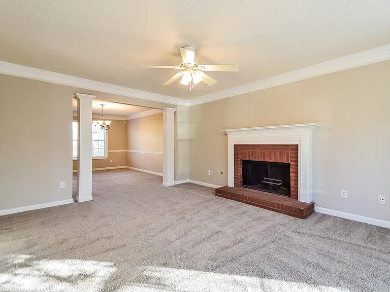 208 Chesapeake Ln — Photo 5
