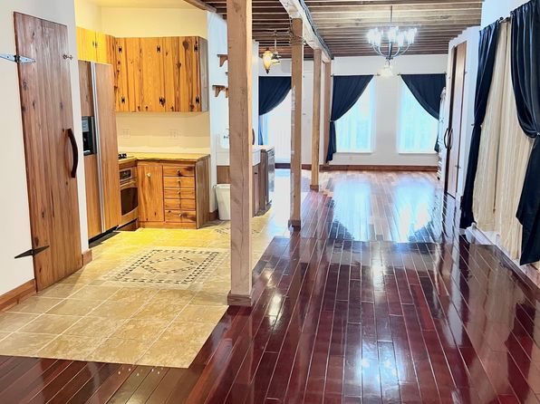 6223 60th Dr FLOOR 1