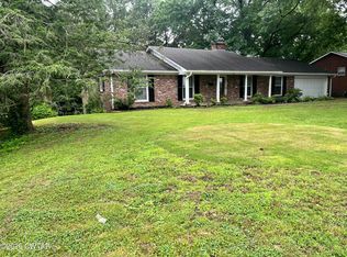558 Wallace Rd, Jackson, TN 38305