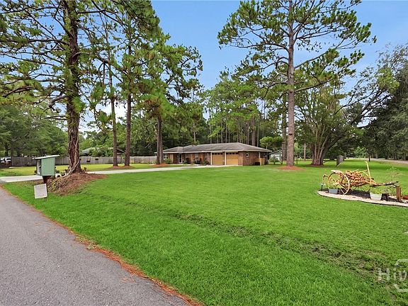 4th image of 266 Center Drive