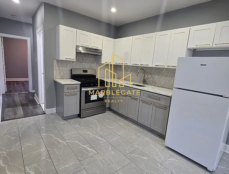 553 S Orange Ave #22 — Photo 3