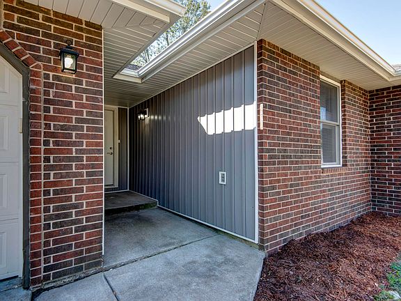 4th image of 3202 W Calhoun Street