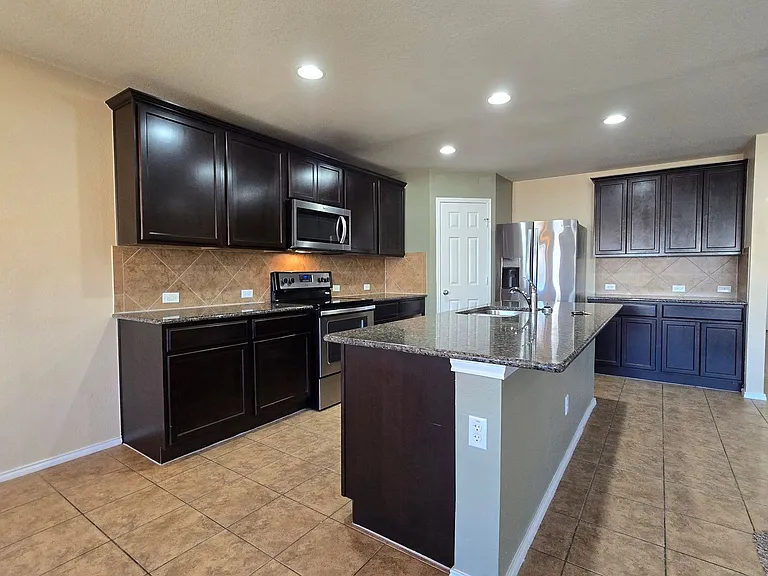 307 E Gemini Ln — Photo 4