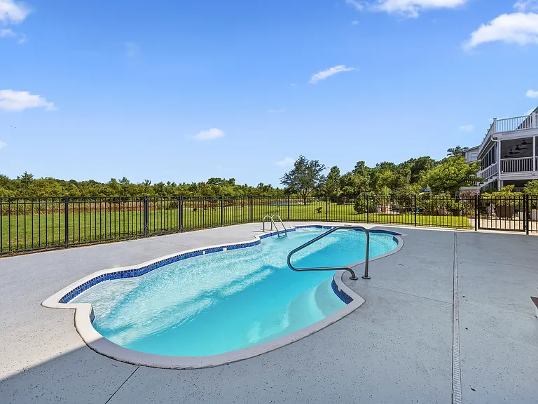 1733 Indigo Island Dr — Photo 59