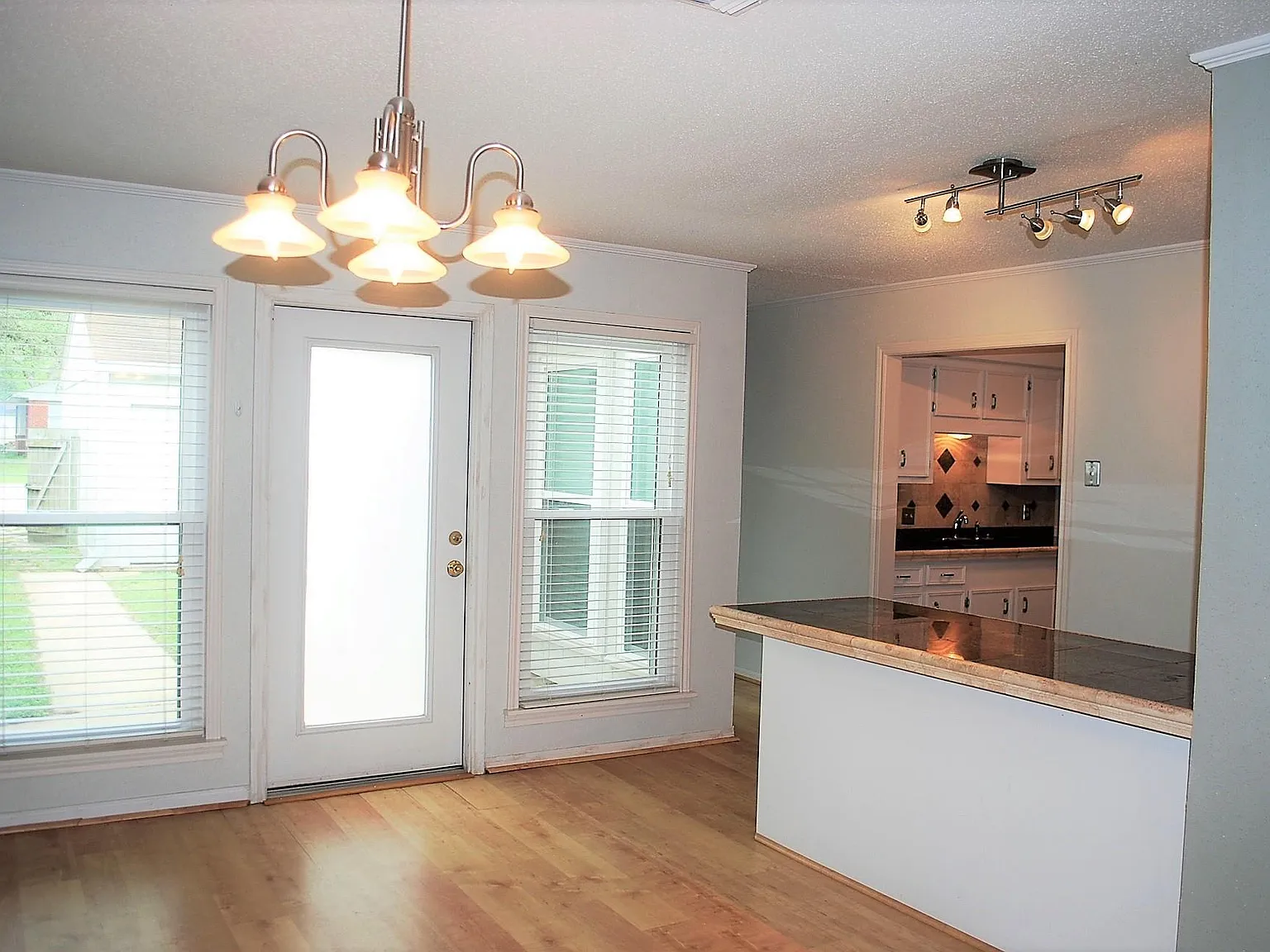 2 bed, 2.0 bath, 1109 sqft, $1,700 — Photo 3