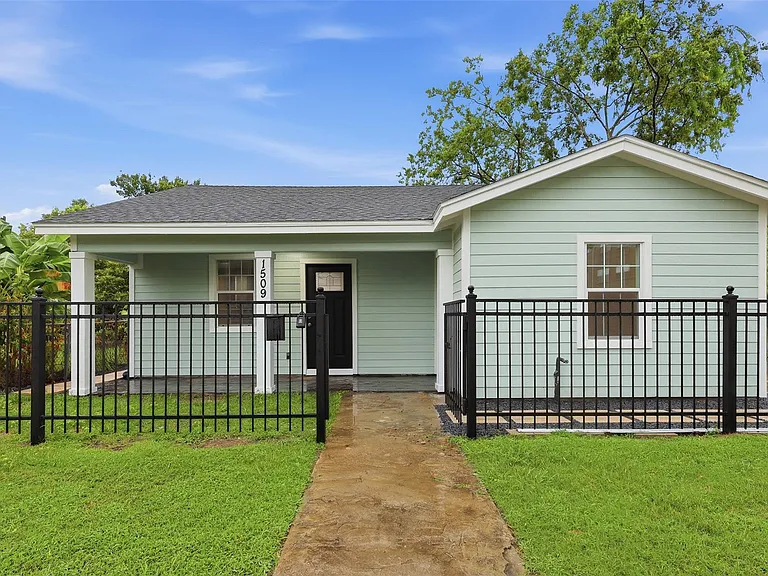 1509 Walton St — Photo 1