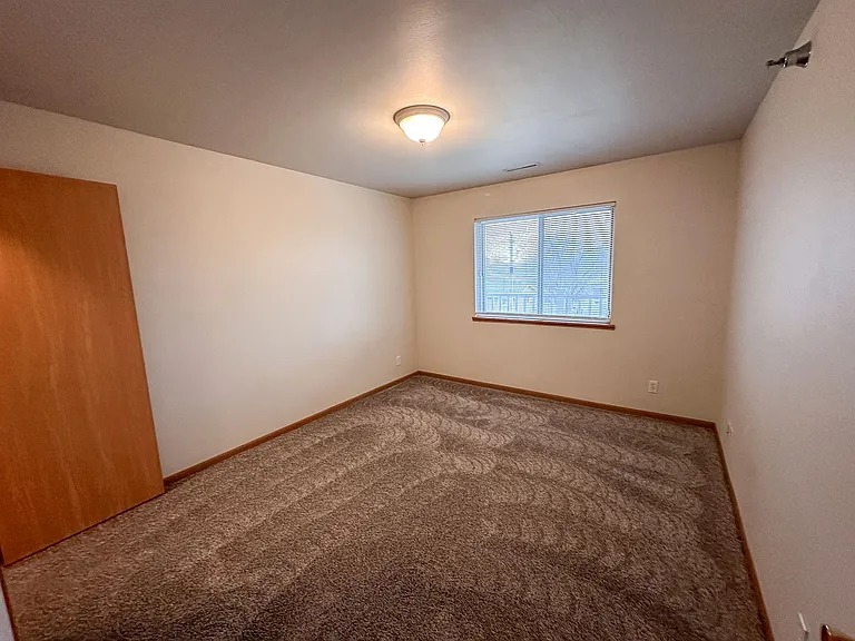 1401 N Dakota Ave — Photo 20
