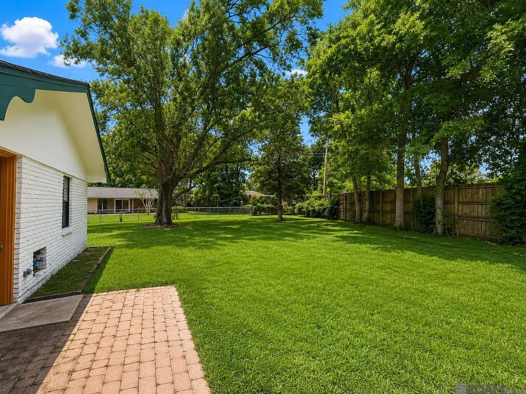 535 Thornwood Dr — Photo 24