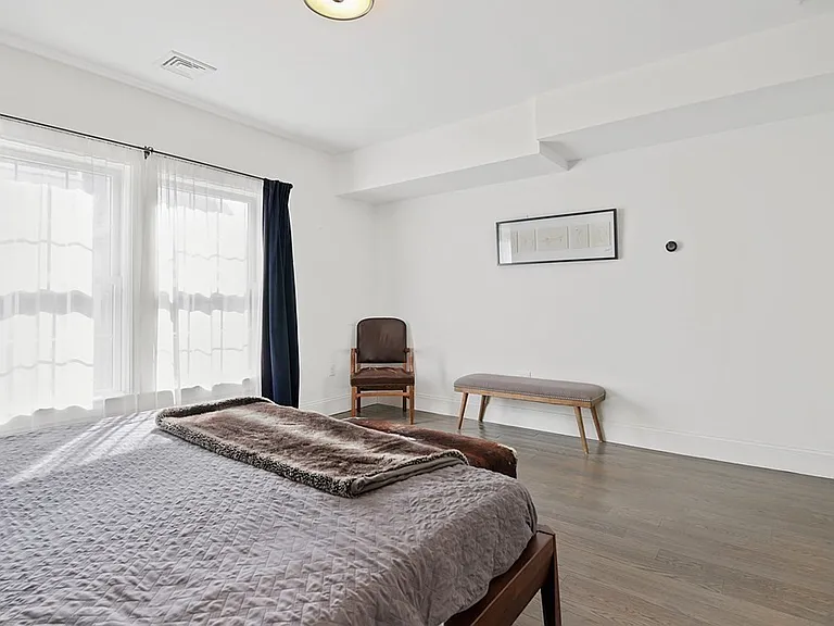 39 Elmwood St #3 — Photo 16
