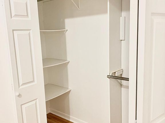 5th image of 4917 N Avers Ave APT 1A