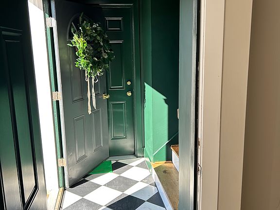 2nd image of 621 S Hayes St #8