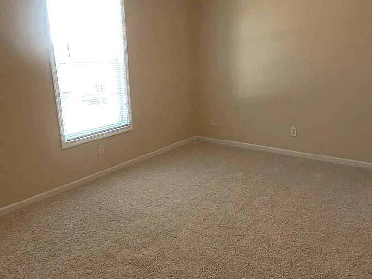 611 Prince William Dr — Photo 18