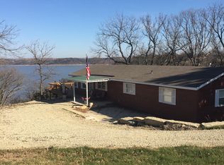 11227 Lakeview Dr, Manhattan, KS 66503