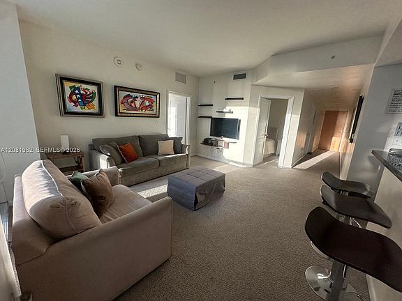 3rd image of 253 NE 2nd St APT 1402