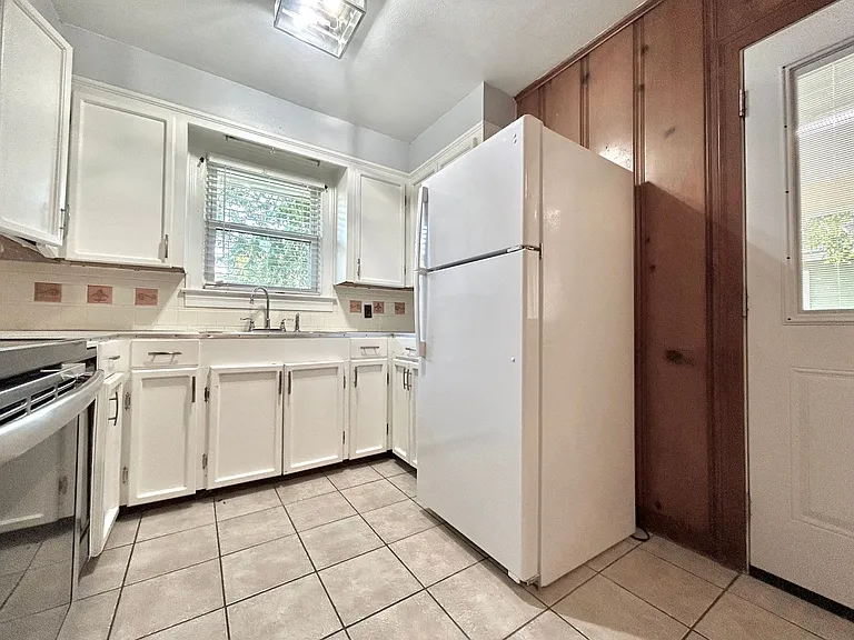 2428 Orpine Ave — Photo 13