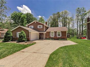 33320 Outley Park Dr, Solon, OH 44139