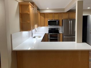 12450 Juanita Dr NE UNIT B, Kirkland, WA 98034