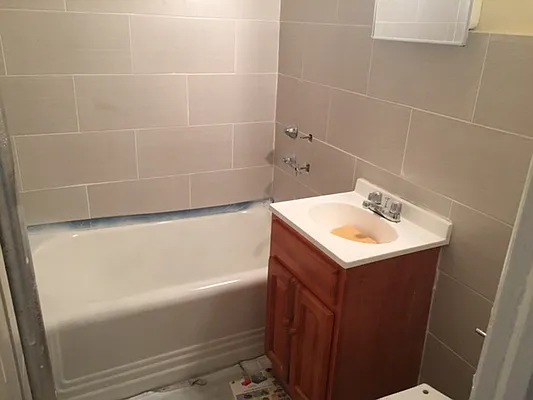 Rented by Premier Metro Realty Corp | media 32