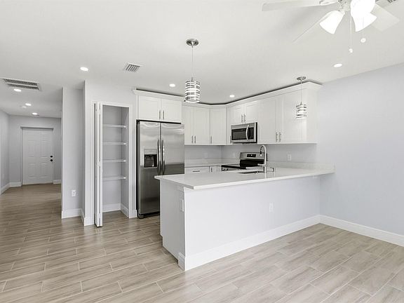 3rd image of 2955 Dunbar Ave