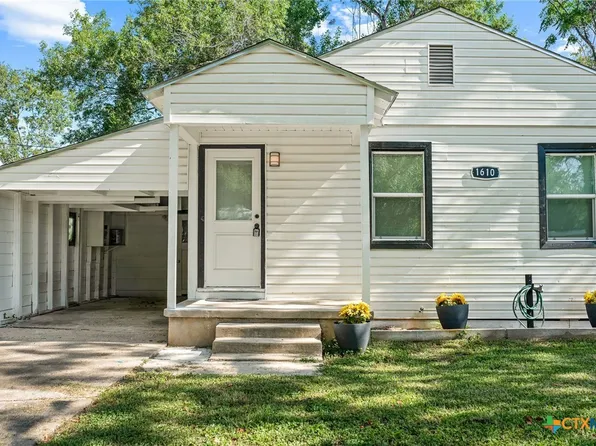 1610 E Rosebud Ave, Victoria, TX 77901
