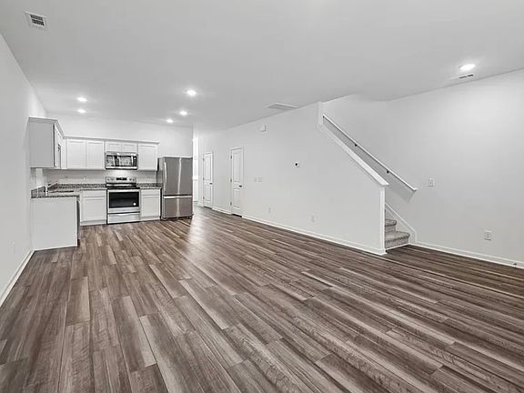 3rd image of 3026 Fulong Dr