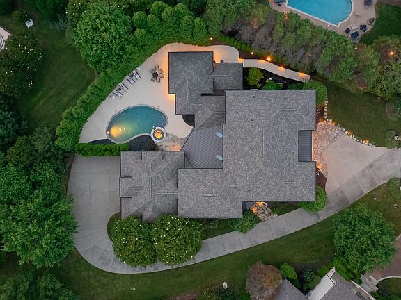 3rd image of 653 Chiswell Ct