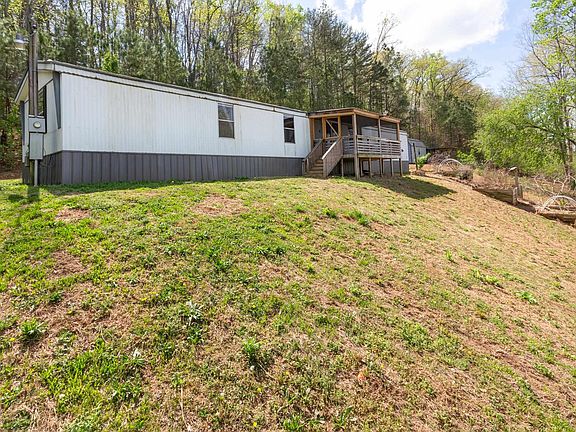 3rd image of 143 Dark Hollow Rd