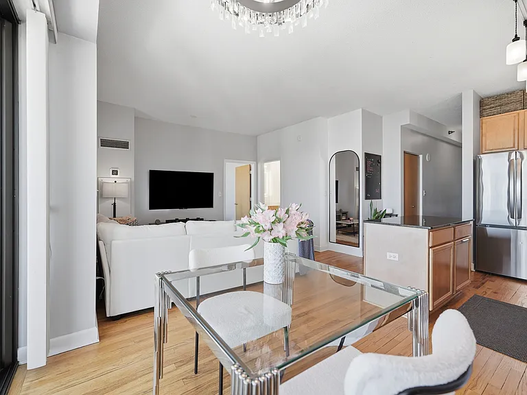 41 E 8th St #2905 — Photo 5