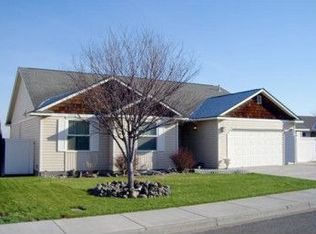 8818 W Canyon Ave, Kennewick, WA 99336