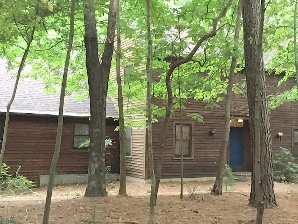 1st image of 24 E Bay Ct