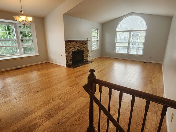 3rd image of 928 Ann Arbor Ln