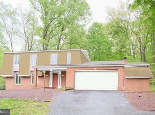 1300 Thomas Oakes Dr, Pottstown, PA 19465
