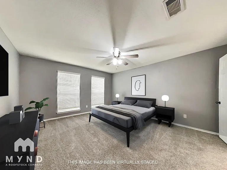 1815 Sherwood Forest Cir — Photo 13