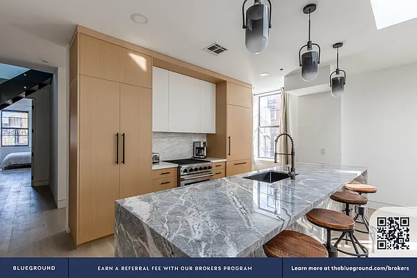 Rented by The Blueground | media 9