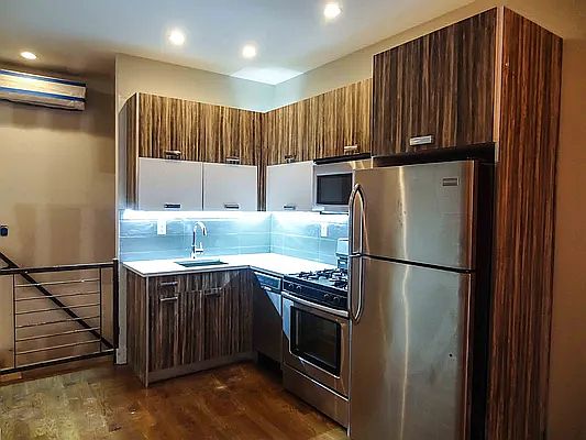 1st image of 540 Bainbridge St APT 1R