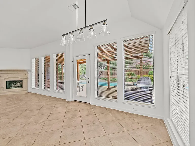 28410 Stonestead Dr — Photo 14