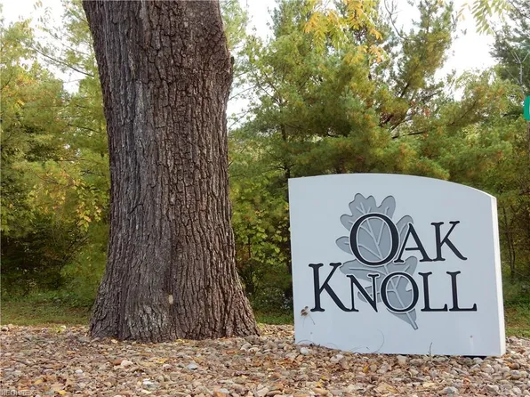1236 Oak Knoll Dr, Akron, OH 44333