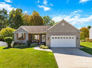 4478 Burton Forest Ct SE, Grand Rapids, MI 49546