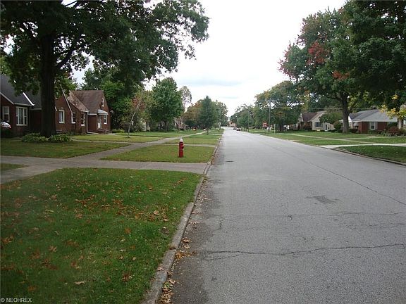 3rd image of 4195 W 215th St