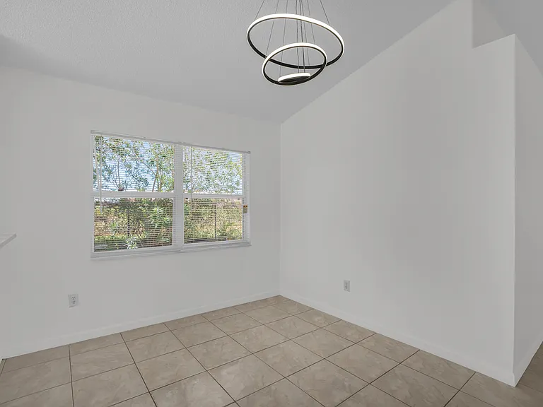 1005 Delnova Ln — Photo 11