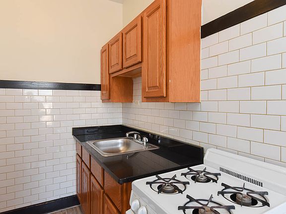3rd image of 4354 N Elston Ave #503