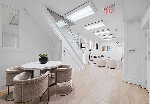2nd image of 214 E 49th St APT 2